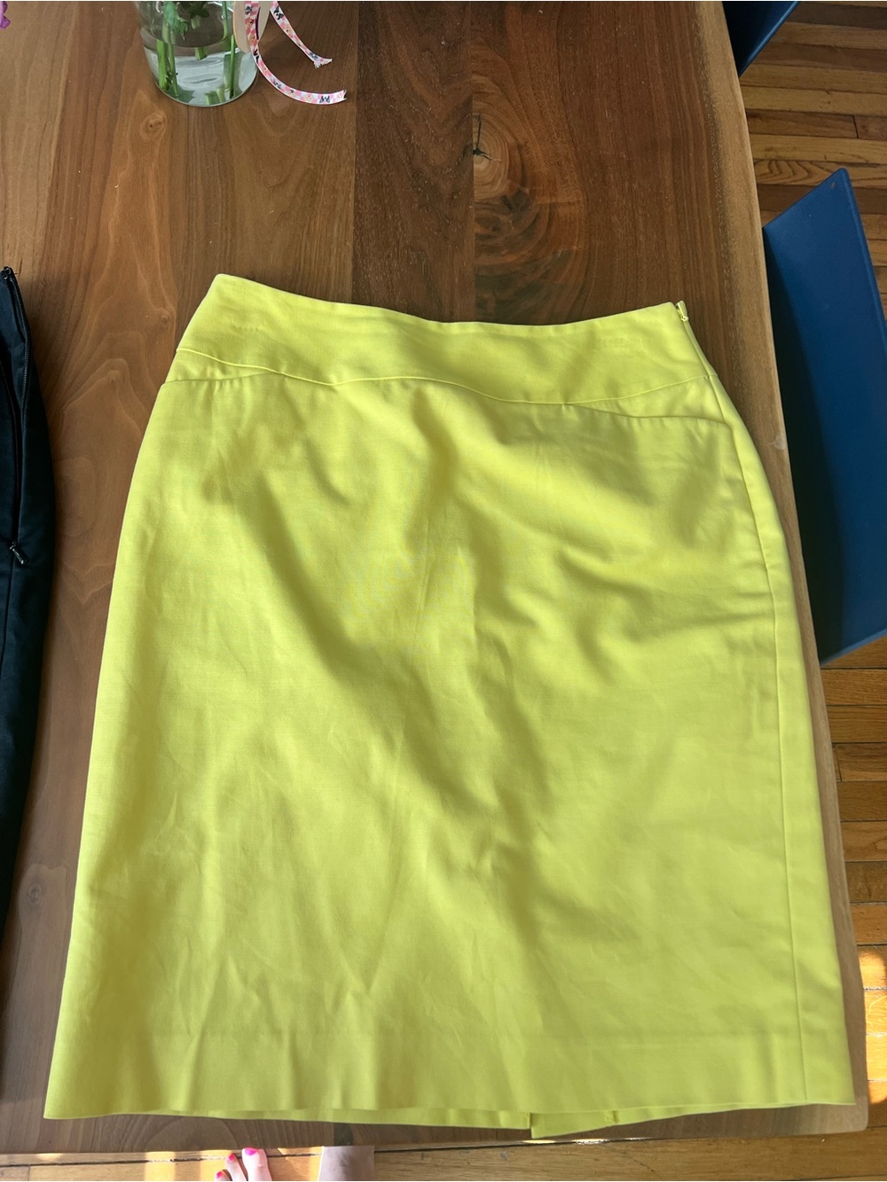 Halogen Neon Yellow Women's A-Line Skirt size 2. Working zipper. Satin lining.